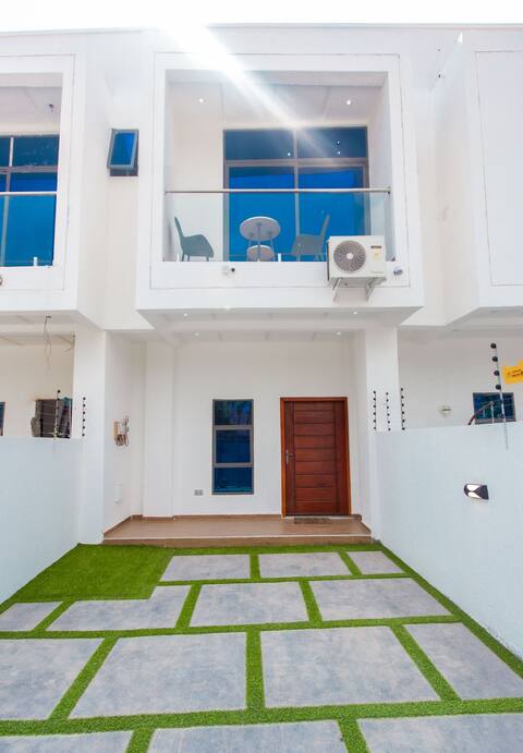 2 bedroom room getaway in East Legon