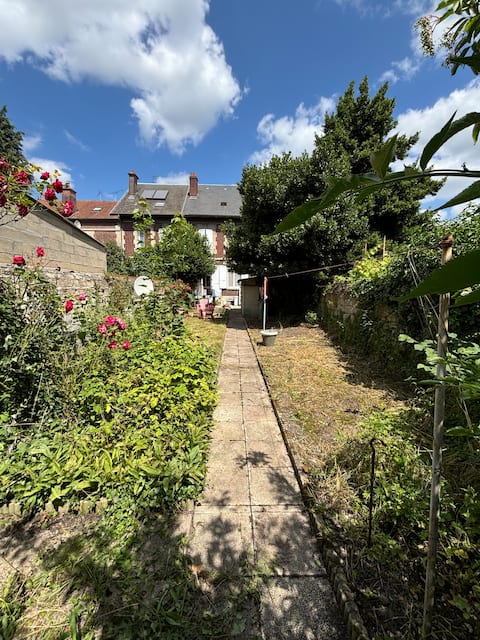 Spacious and Bright House - 25 mins to Paris