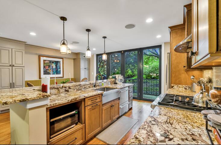 Spacious Townhome At The Wharf DC gallery image 5