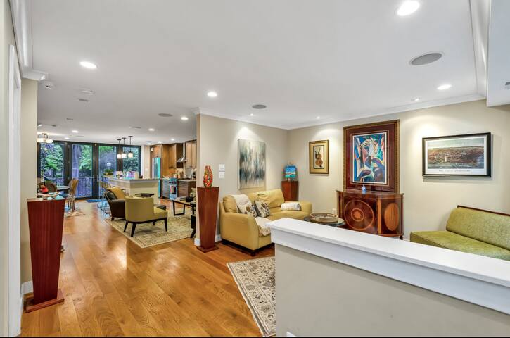 Spacious Townhome At The Wharf DC gallery image 2