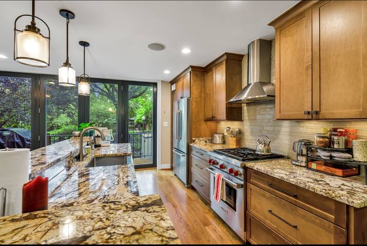 Spacious Townhome At The Wharf DC gallery image 4