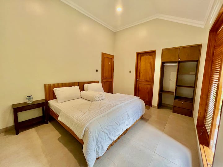 საძინებელი 4