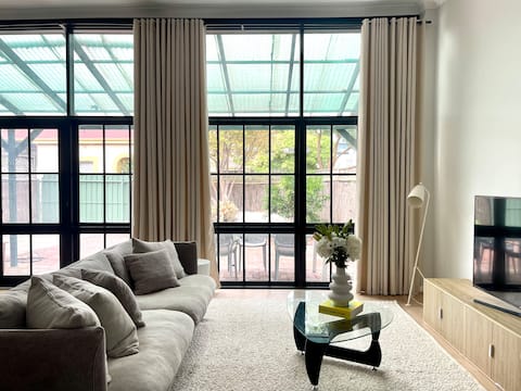 Top performing Airbnb: Heritage Cottage in the heart of North Adelaide in North Adelaide