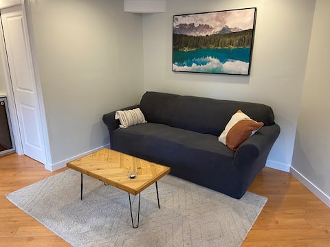 Successful Airbnb property: Lower Sahali guest suite in Kamloops