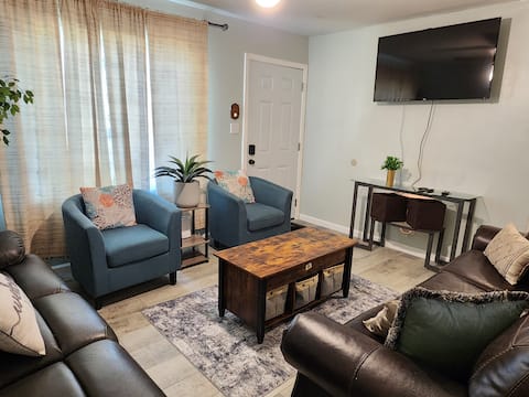 6 Beds House - 1 King & 5 Queens, 4 Bedrooms