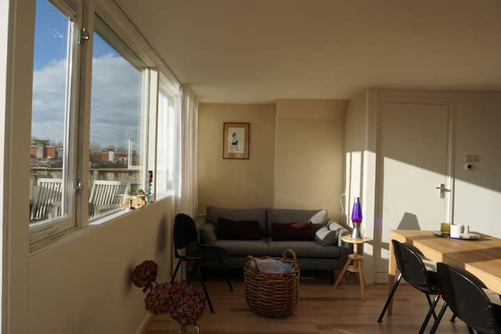 Artful Penthouse Studio With Sunset - 암스테르담