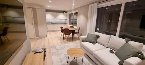 Popular Airbnb listing: Skibakken panorama in Senja