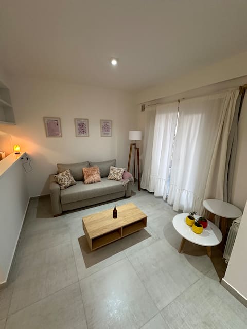 Propiedad de Airbnb exitosa: Comfortable central apartment 2 blocks from the sea en Departamento Biedma