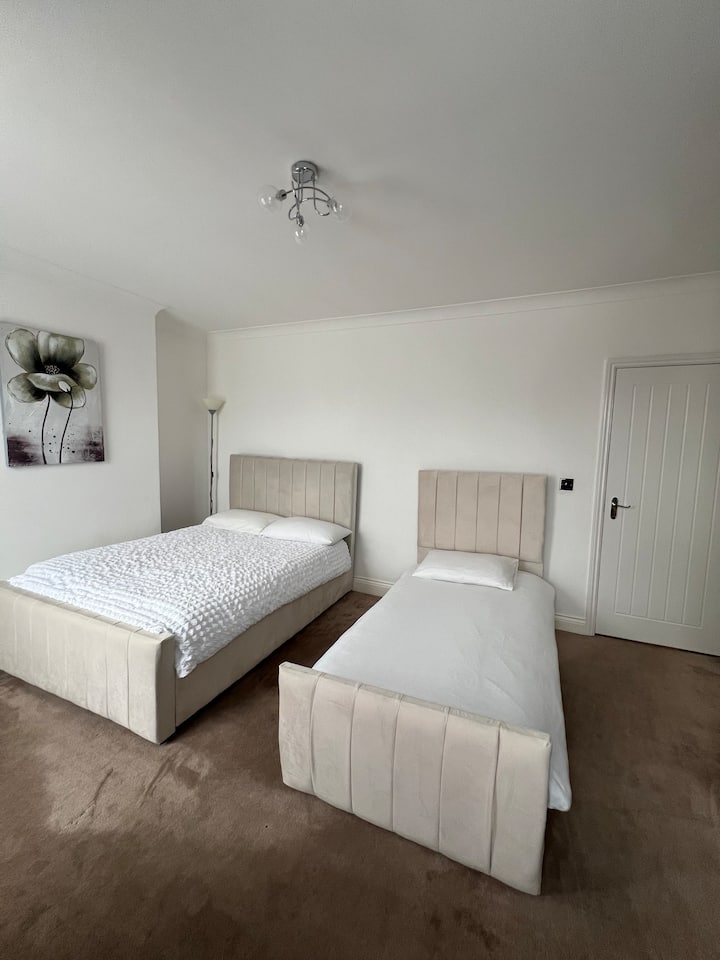 غرفة النوم 1