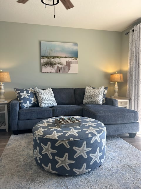 Popular Airbnb listing: 2 Kings with a Bunkroom, Beach Service in Miramar Beach