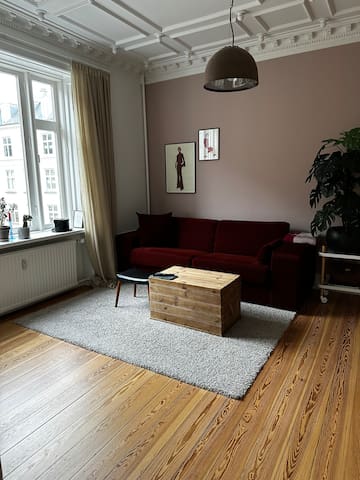 Midt på værnedamsvej – københavnernes lille Paris gallery image 2