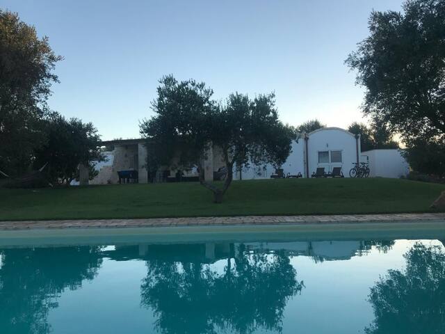 L’ Oliveraie élegante villa familiale à Ostuni gallery image 3