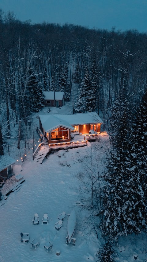 LakeKabin: Lakefront, HotTub, Arcade, Kayaks&SUP