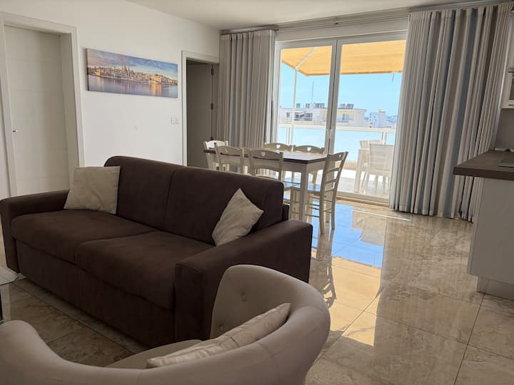 Large, Bright, Holiday Penthouse - Malta