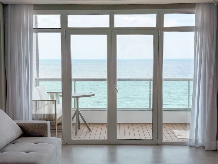 Apto Frente Mar · Sacada Aberta · Vista Para O Mar - Balneário Camboriú