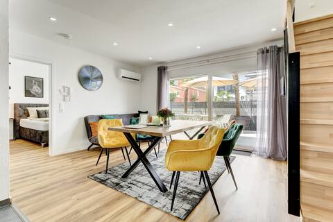 First-class new-build holiday home with terrace!