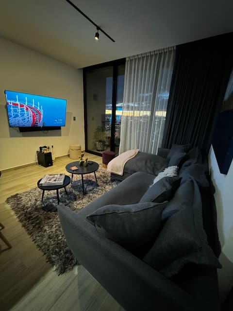Top performing Airbnb: City View Apartment: 20th Floor in El Marqués