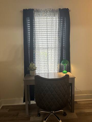 Spacious and remodeled no resort or parking fees gallery image 4