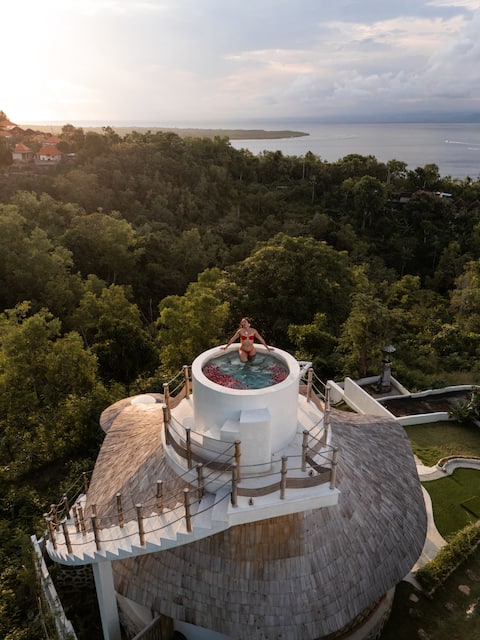 Honeymoon Place~Infinity view 360°on the roof Pool
