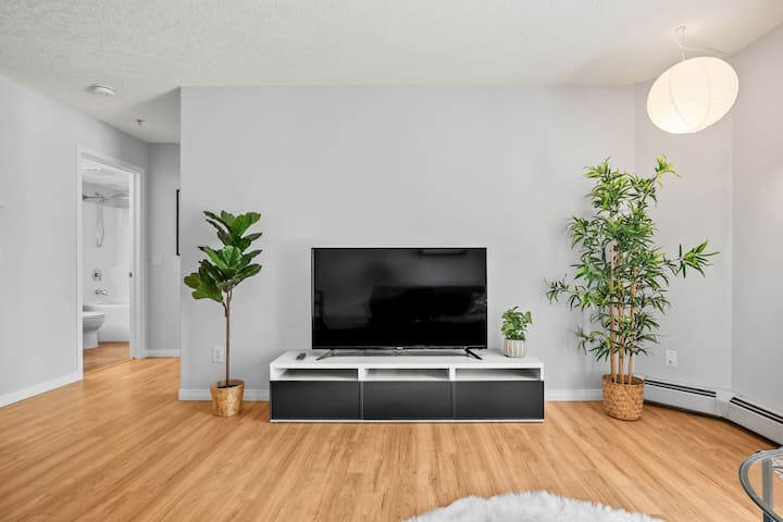 2nd Floor 1 Bedroom W/ac 8 Min Walk To Stampede - Calgary