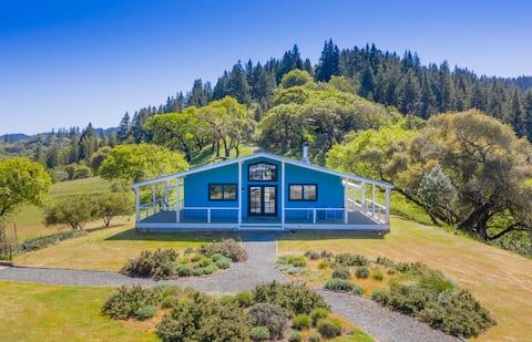 2BR Bungalow Charm+Valley Views