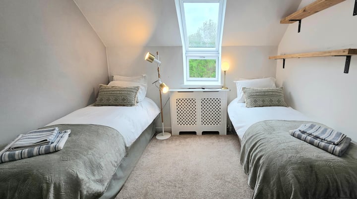This room now has the option of being set up as a twin or a double. Ideal for families with children.