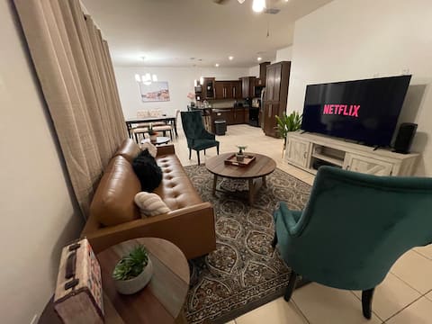 Spacious 3BR/2BA Condo Near Shopping Centers!