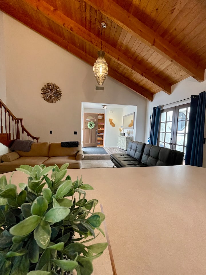 Spacious Home Near Downtown And Sb Mission - Santa Barbara, CA