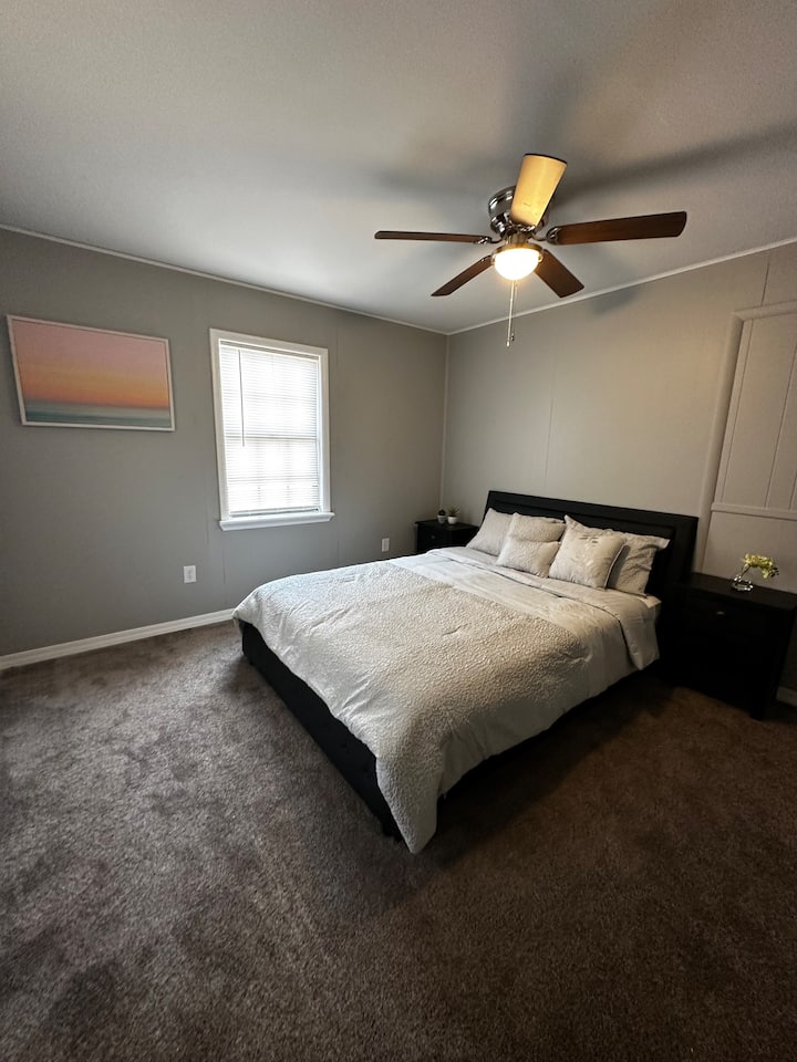 Tranquil Oasis: Russellville Gem