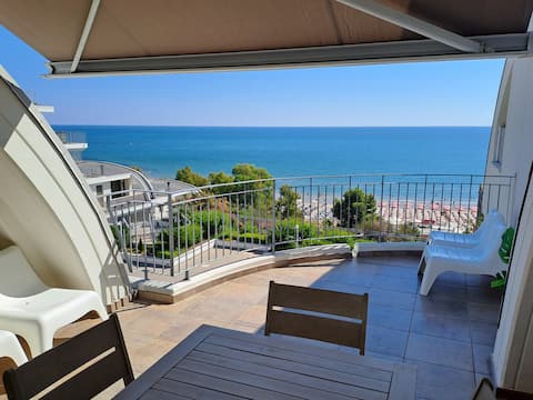 Top performing Airbnb: The terrace of wonders in Vasto