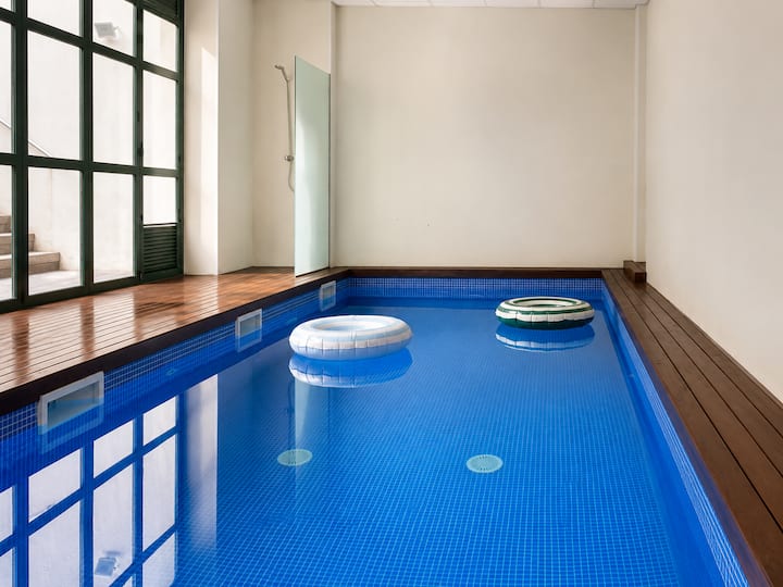 Barcelona Center | Chic 2br | Pool & A/c - 巴塞隆拿