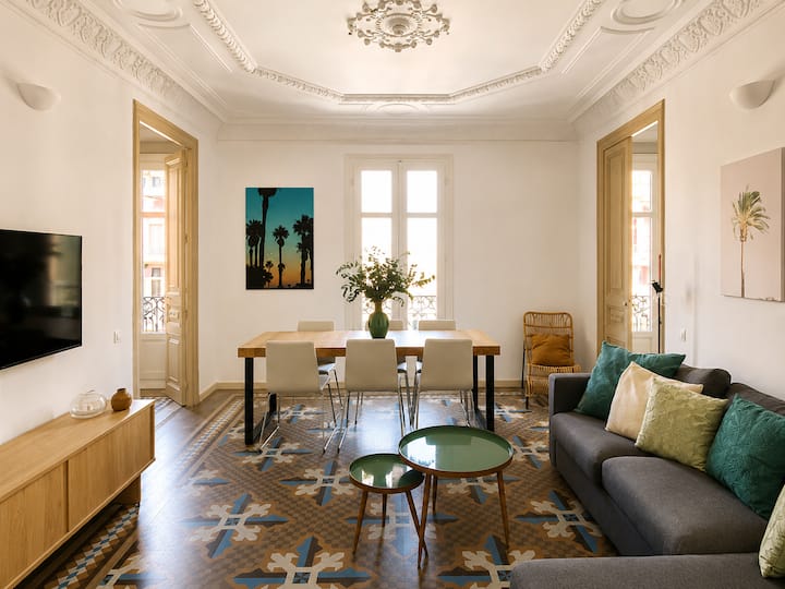 Central Barcelona | 3br | Pool | A/c - Barselona