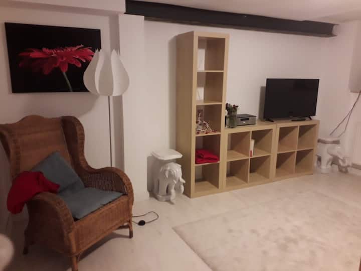 2 Rooms Souterrain Flat In Old Townhouse Basment - Hamburg