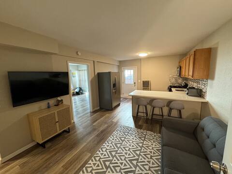 Spacious & Sunny Guest Suite