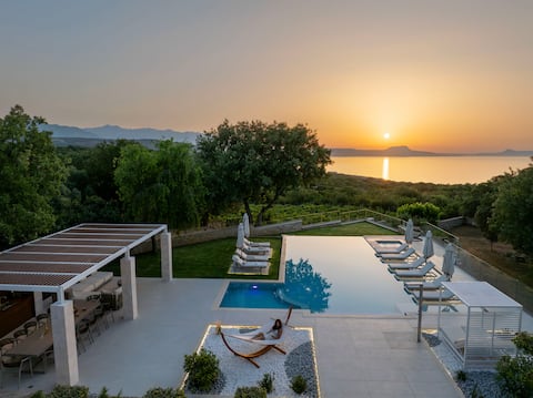 Luxurious Villa Liandri – 600 m² Resort