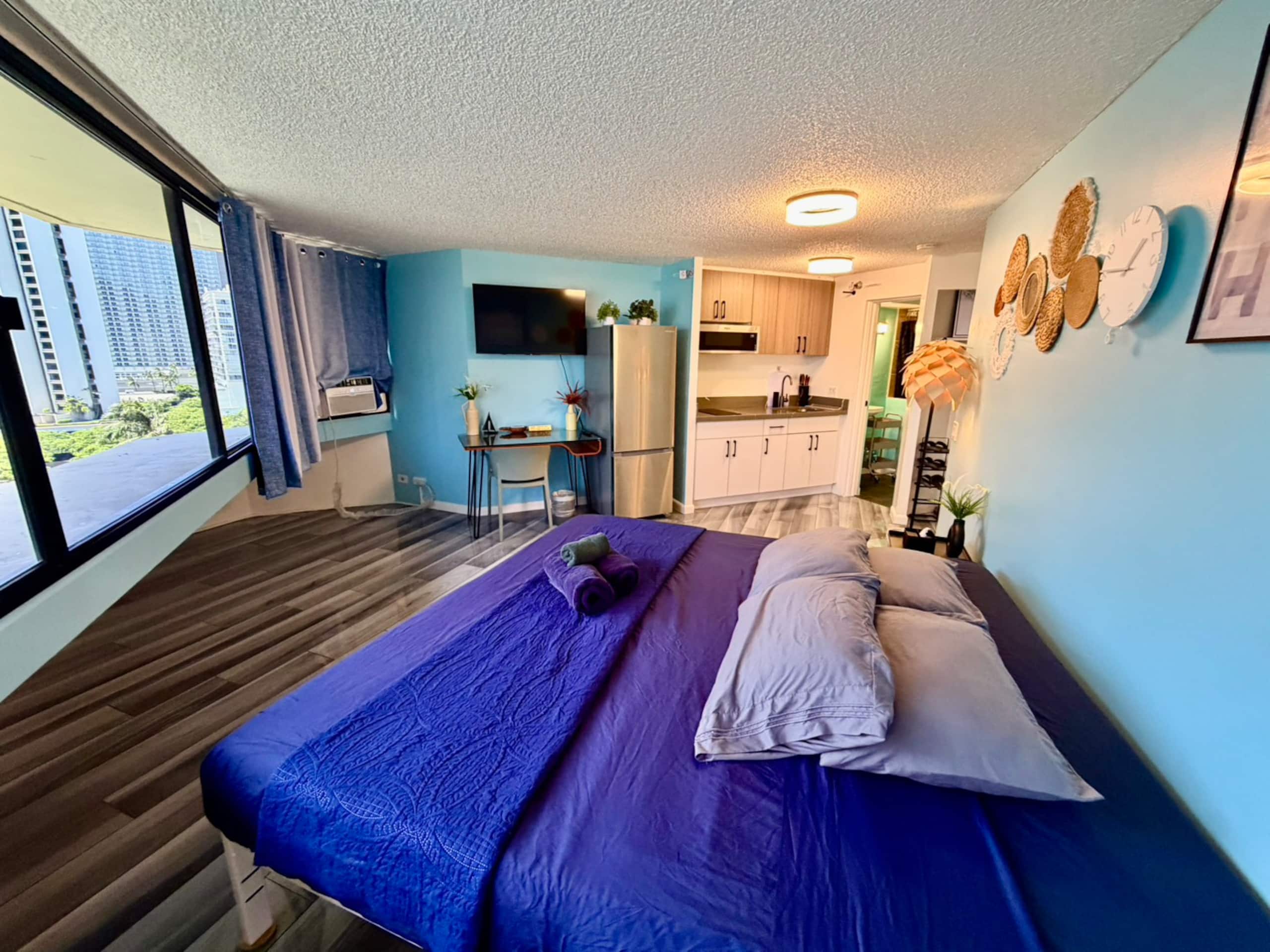 Condo in Honolulu · ★4.76 · 1 bedroom · 1 bed · 1 bath - Image 10