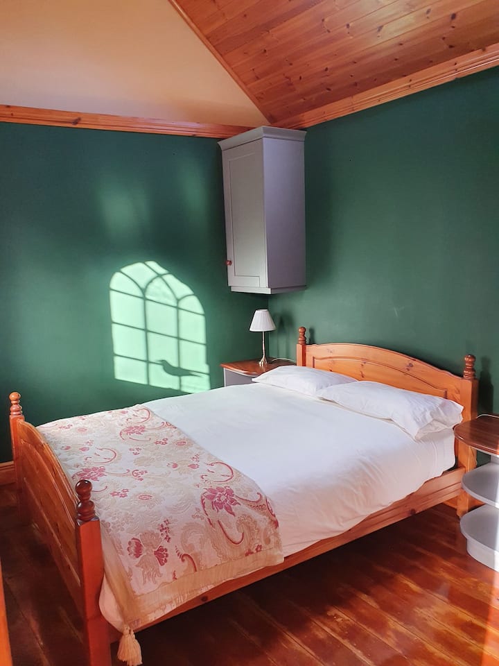 chumba cha kulala cha watu wawili chini