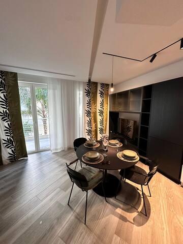 VL Luxury Apartment gallery image 5