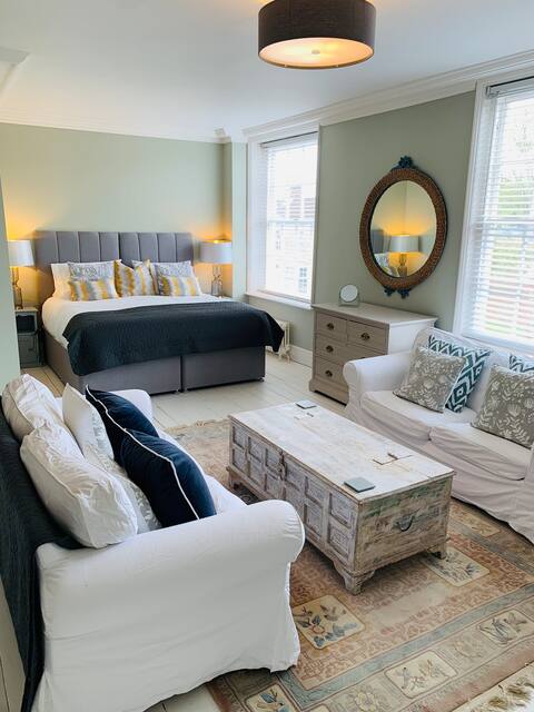 Stylish Georgian Townhouse, Yorkshire - sleeps 12
