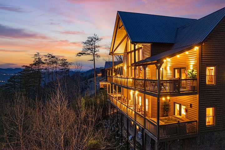 Cloud View Cabin By 5 Seasons Homestays - Pigeon Forge, TN