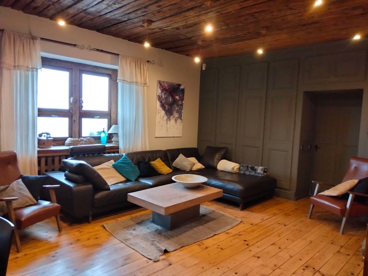 Erfolgreiche Airbnb-Immobilie: In a renovated farm/jacuzzi and sauna in Arâches La Frasse