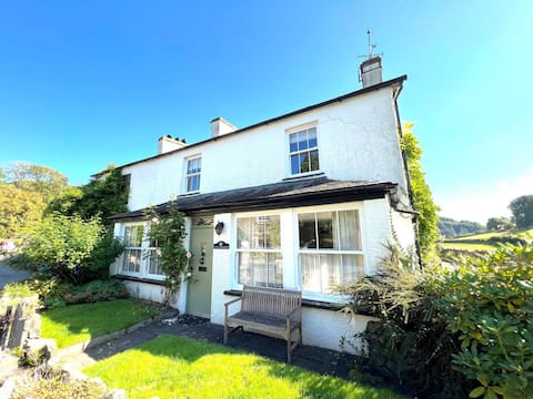 4 Bed in Nr Hawkshead (oc-lcc33)