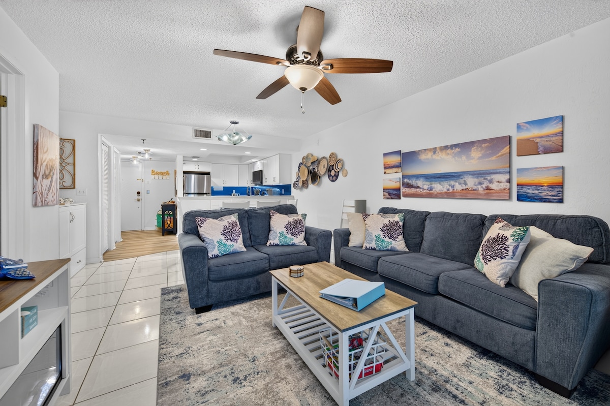 TopFLR-Oceanfront Bldg, Pool, Views & Gear