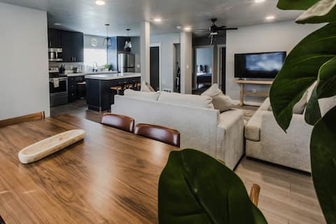 Sleeps 10: Near Weber State/ Hill Airforce Base