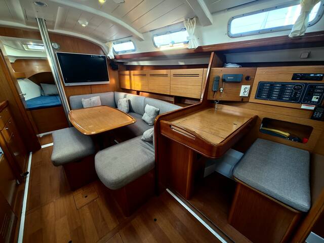 Sail Boat at Fenerbahce Marina gallery image 3