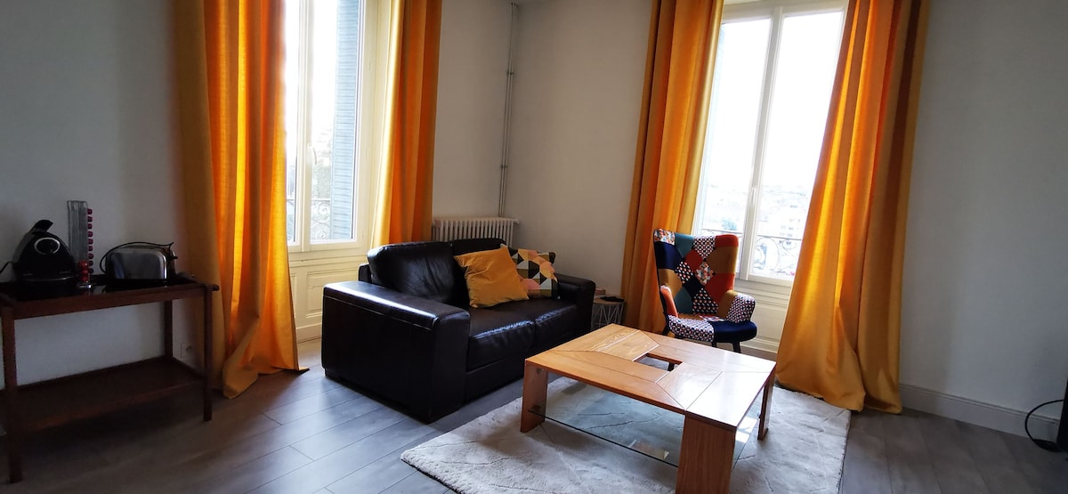 Top Airbnb: Spacious and bright apartment. in Aurillac