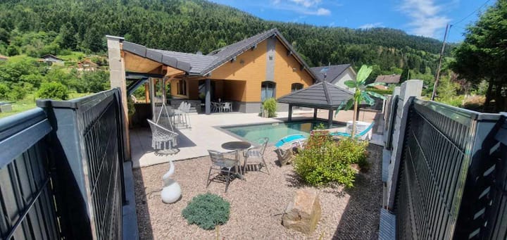 Pool, cinema room, spa