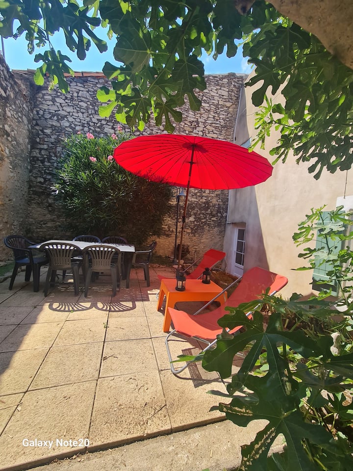 Charmante Maison à Poulx, 2 Salles De Bain, Jardin - Marguerittes