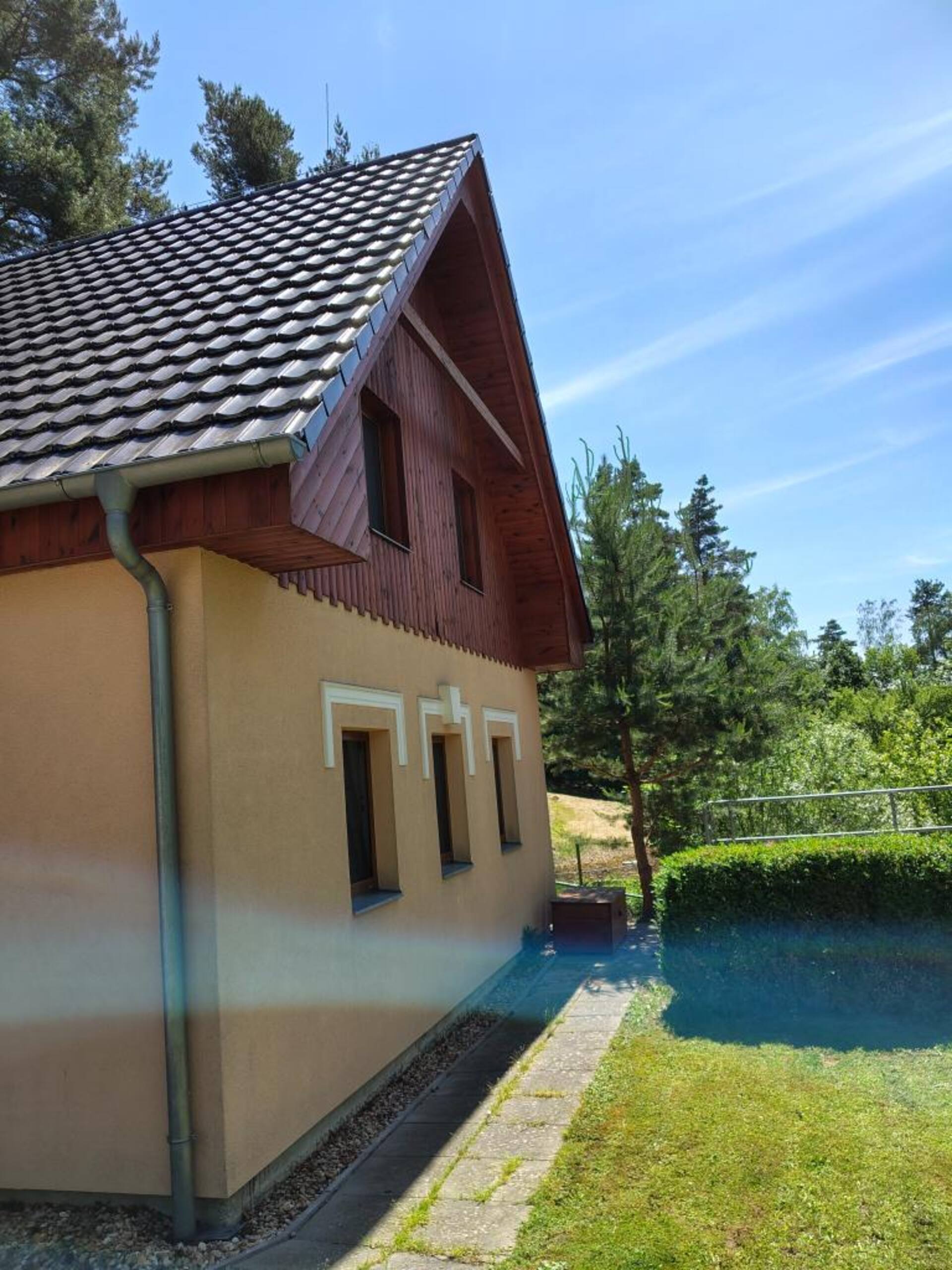 Koloděje Resort - orange house