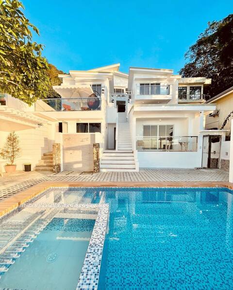 Beach-front Home in Mabini Batangas w/ pool